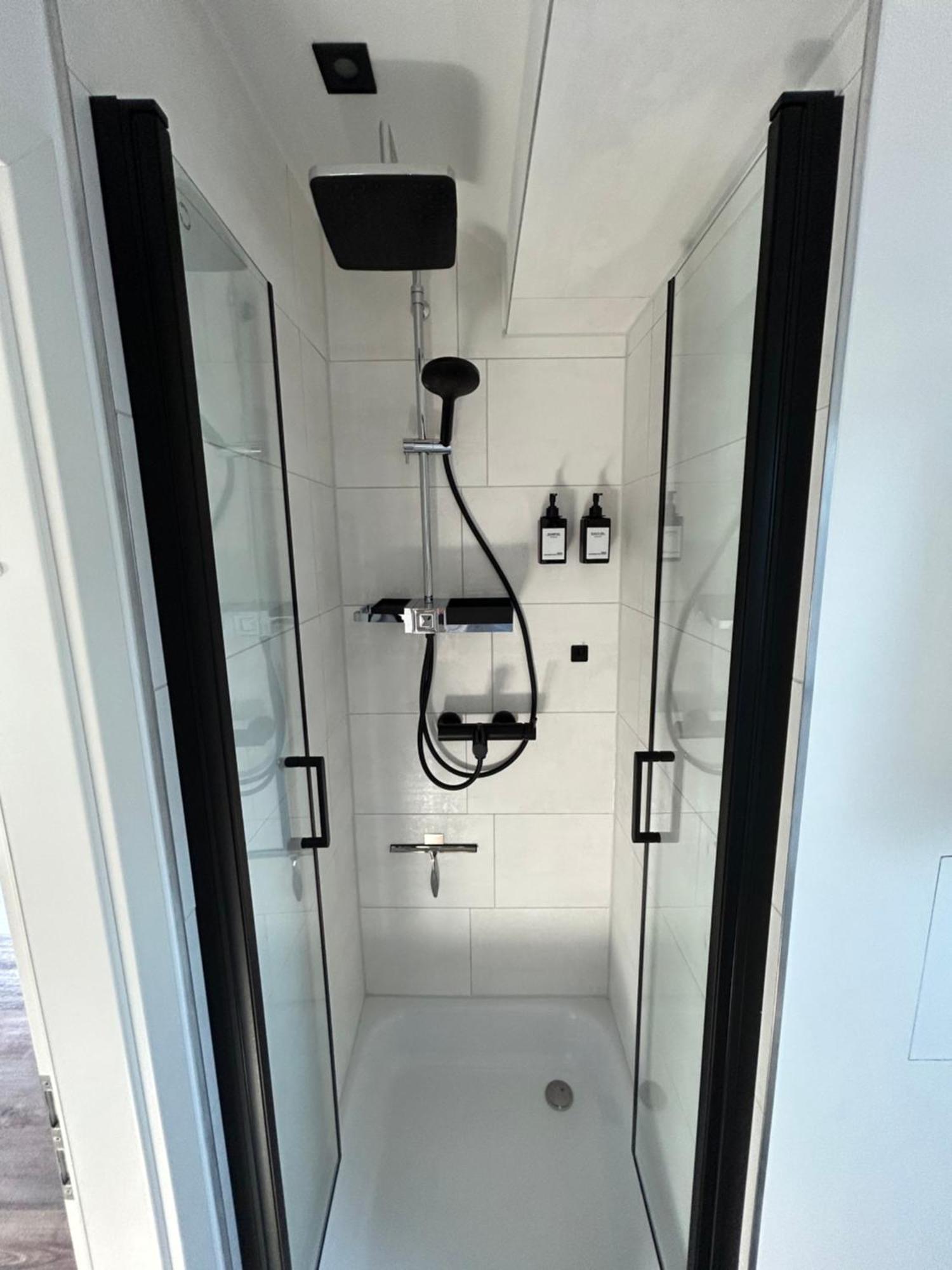 Schoenes Appartement Mit Seeblick Gummersbach Bagian luar foto